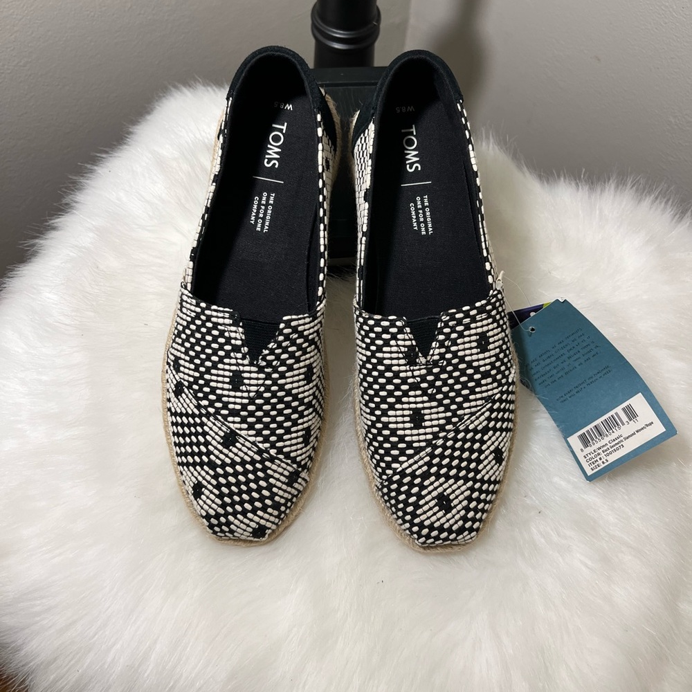 TOMS Slip On Women's Size 8.5 Classics Black White Geometric Print Espadrille - Picture 7 of 11